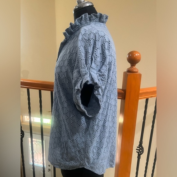 BLUE EYELET JAG TOP FEMININE,NOSTALGIC, CASUAL CUT OUT PATTERN SIZE S/M - Picture 3 of 9